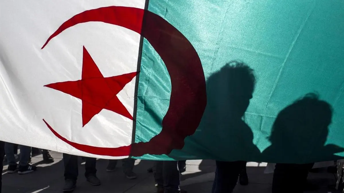 هزاران معترض الجزایری علیه نظام حاکم به خیابان‌ها آمدند