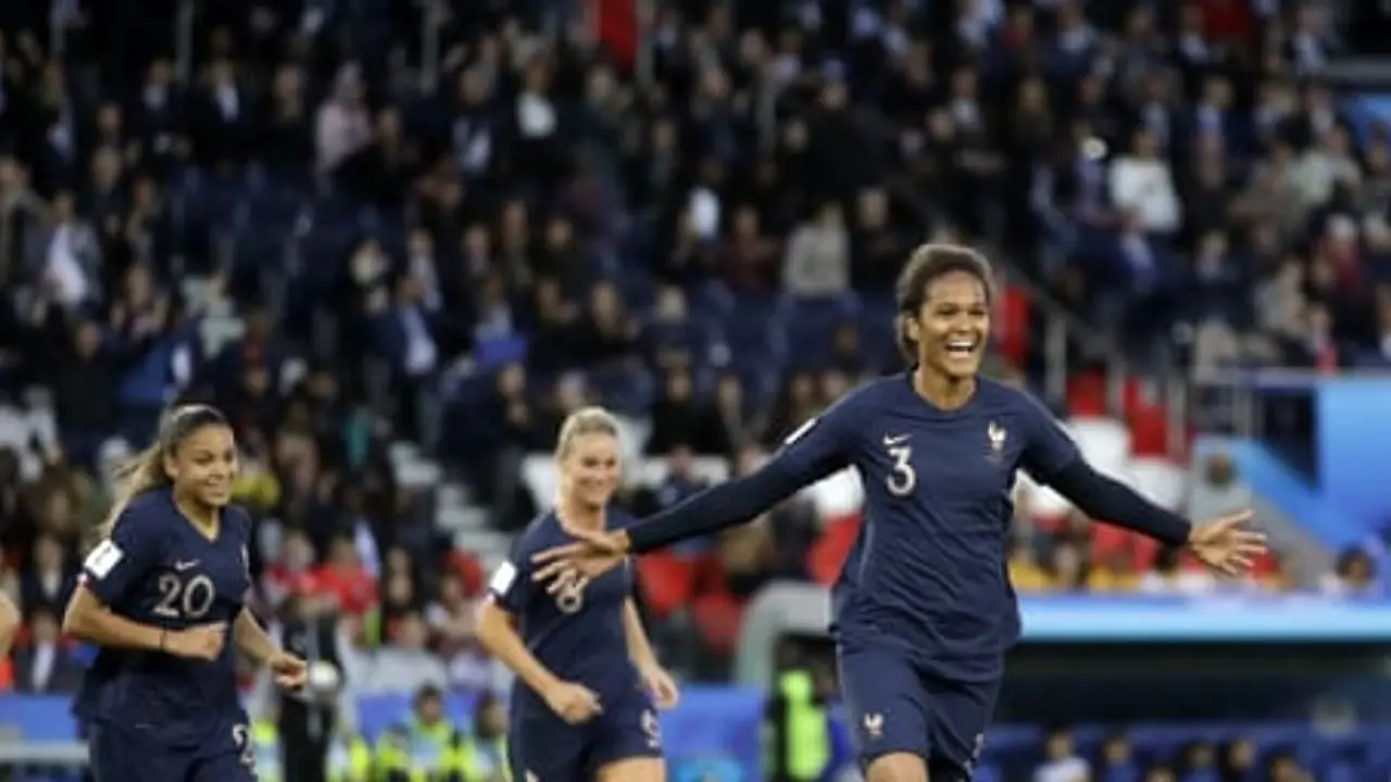 تیم ملی زنان فرانسه قدم اول را محکم برداشت