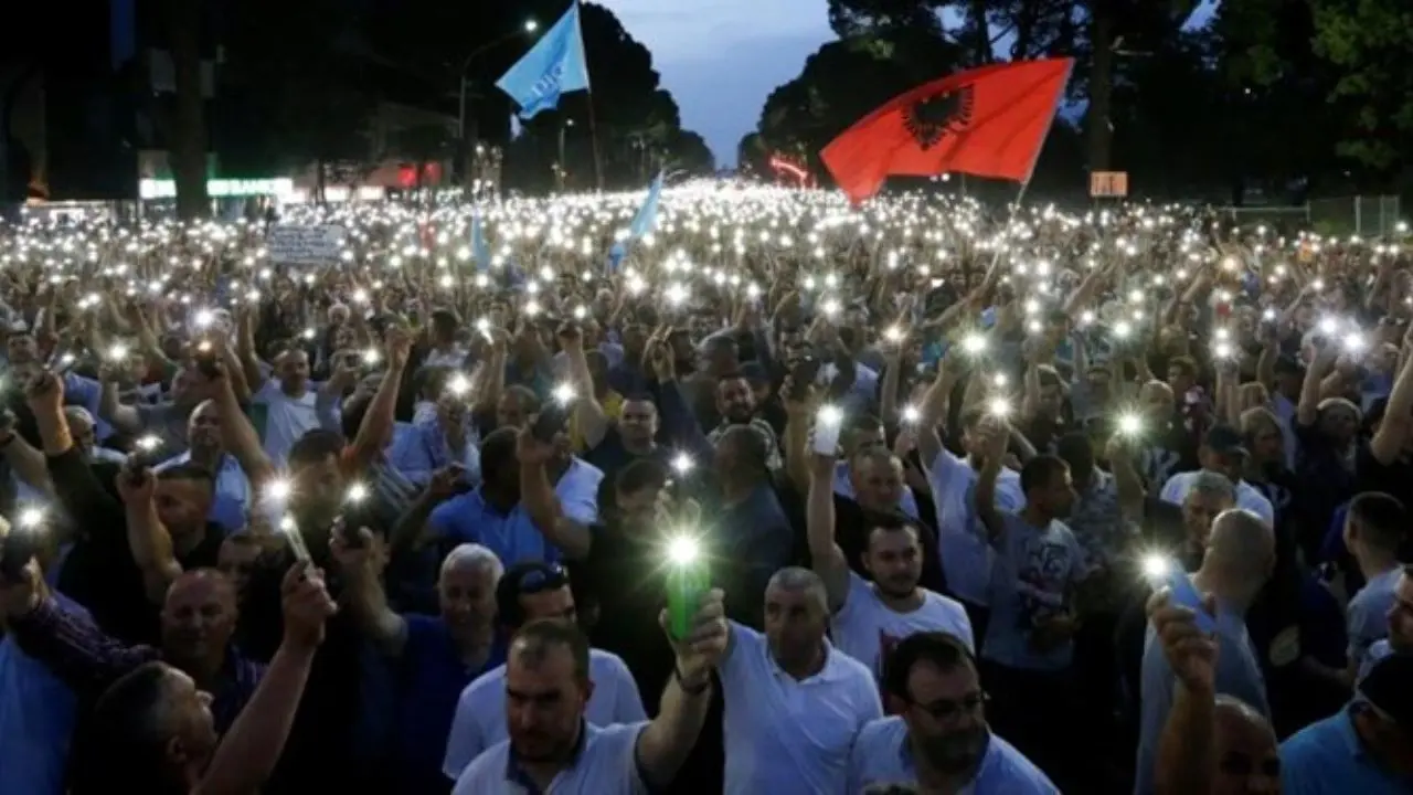 برگزاری تظاهرات ضددولتی در آلبانی