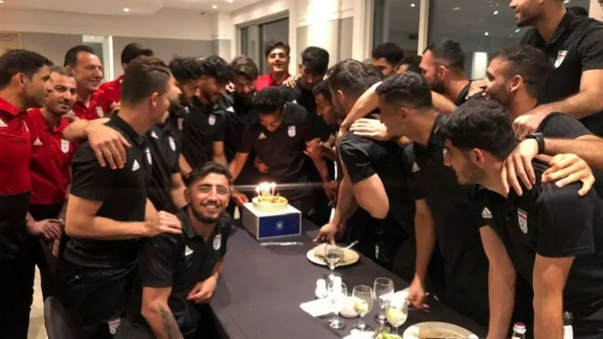 برگزاری جشن تولد شجاعی در اردوی تیم ملی