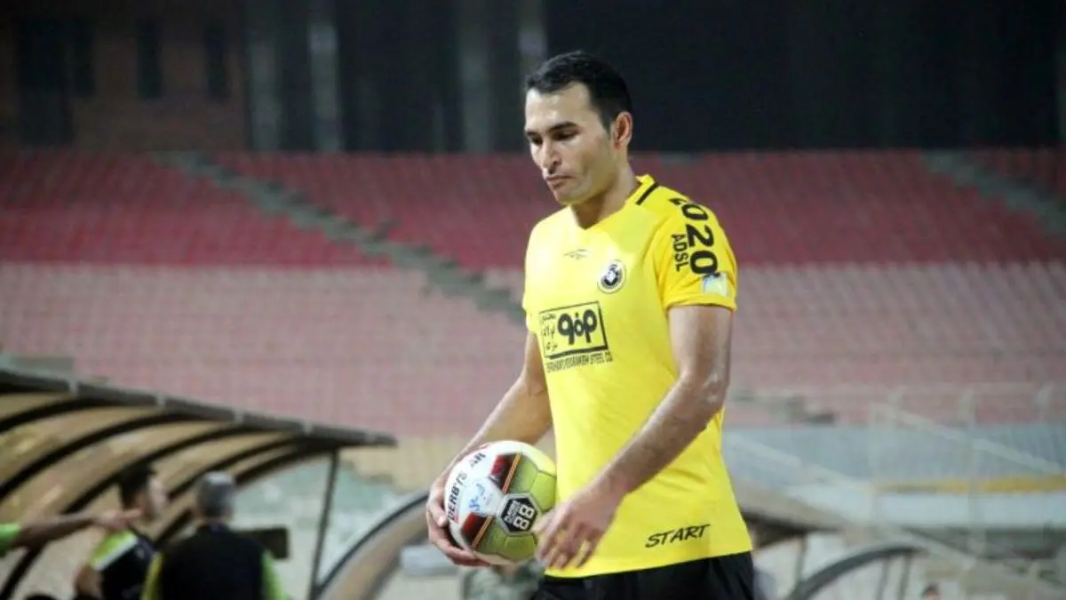 پورقاز با سپاهان تمدید کرد