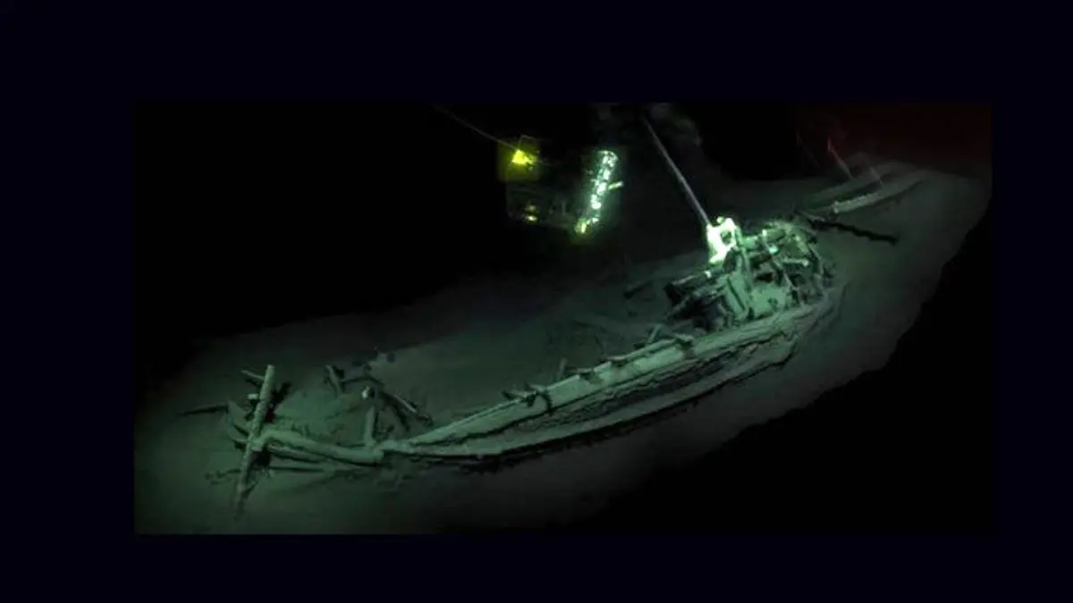 کشف یک کشتی سالم 2400 ساله + ویدئو
