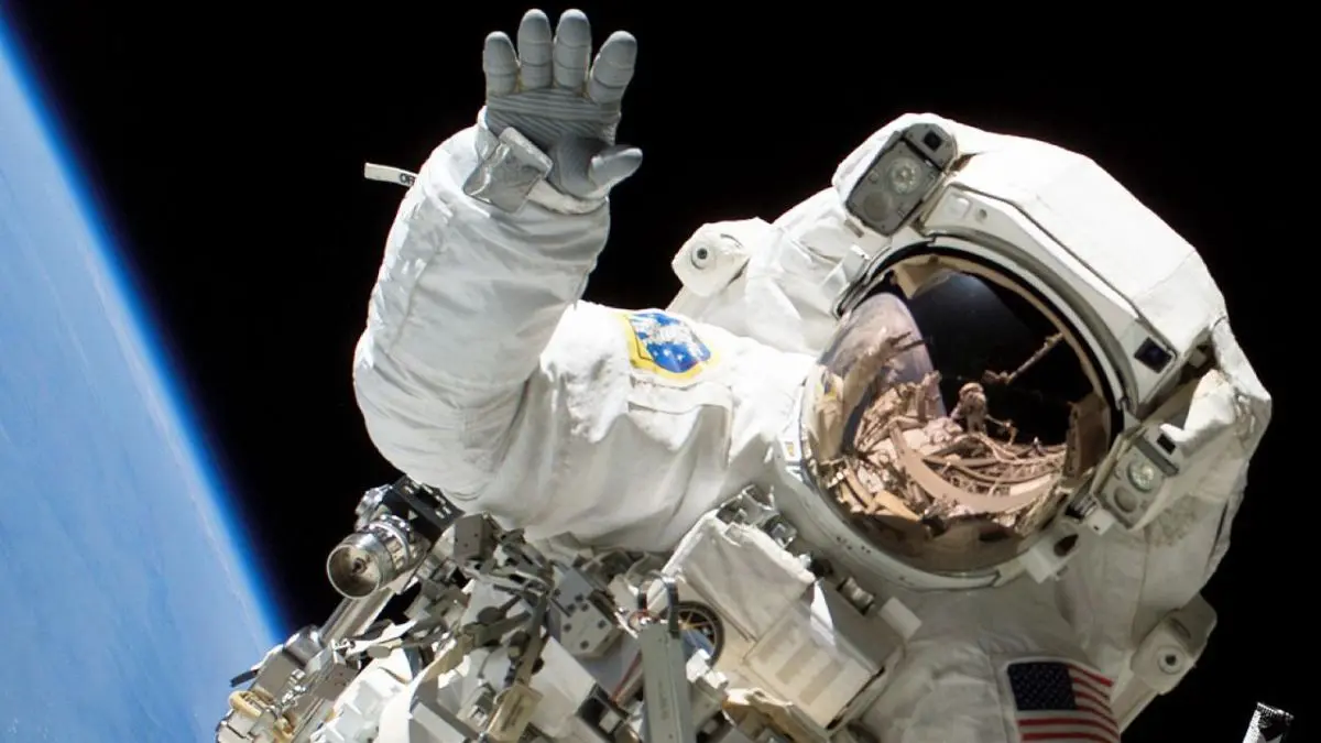رکوردداران فضانوردی جهان + عکس