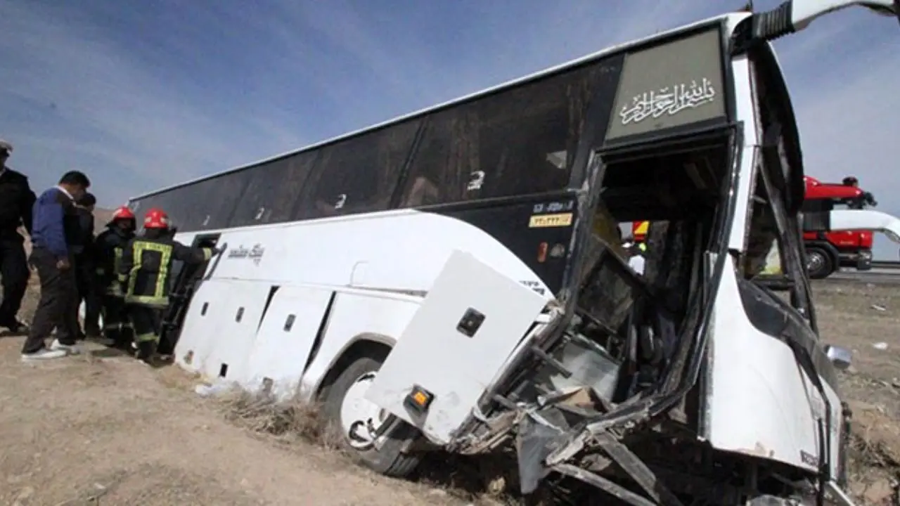 حادثه واژگونی اتوبوس در محور دامغان-شاهرود/ 16 نفر مصدوم شدند