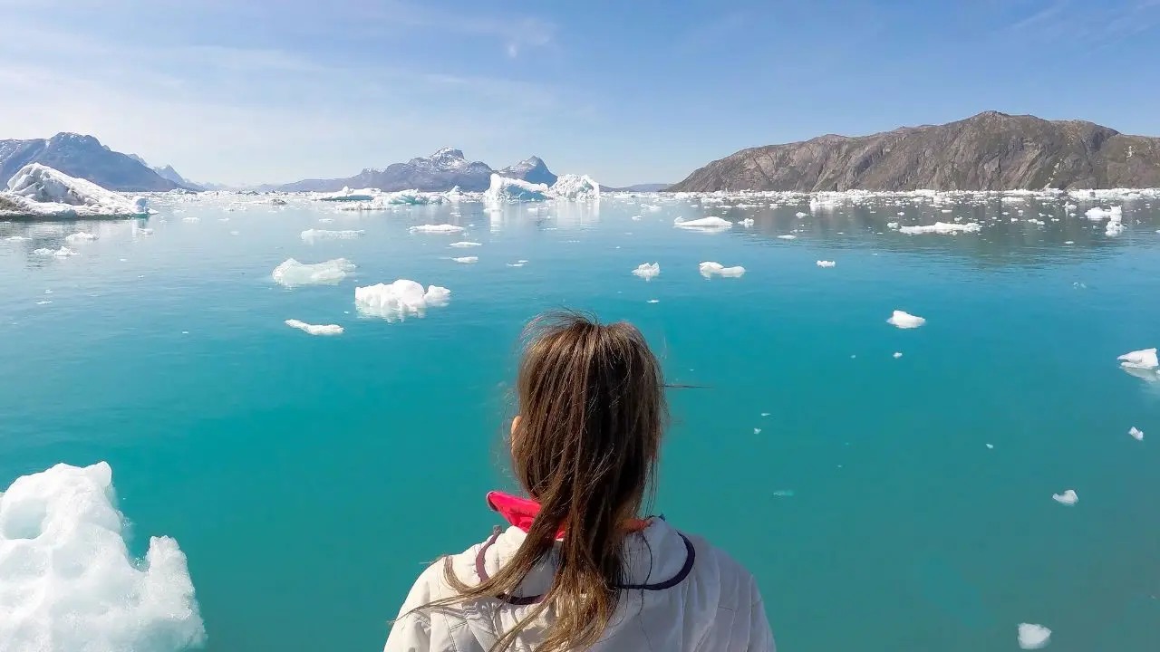 گرینلند در عرض یک روز 2 میلیون تُن یخ از دست داد + ویدئو