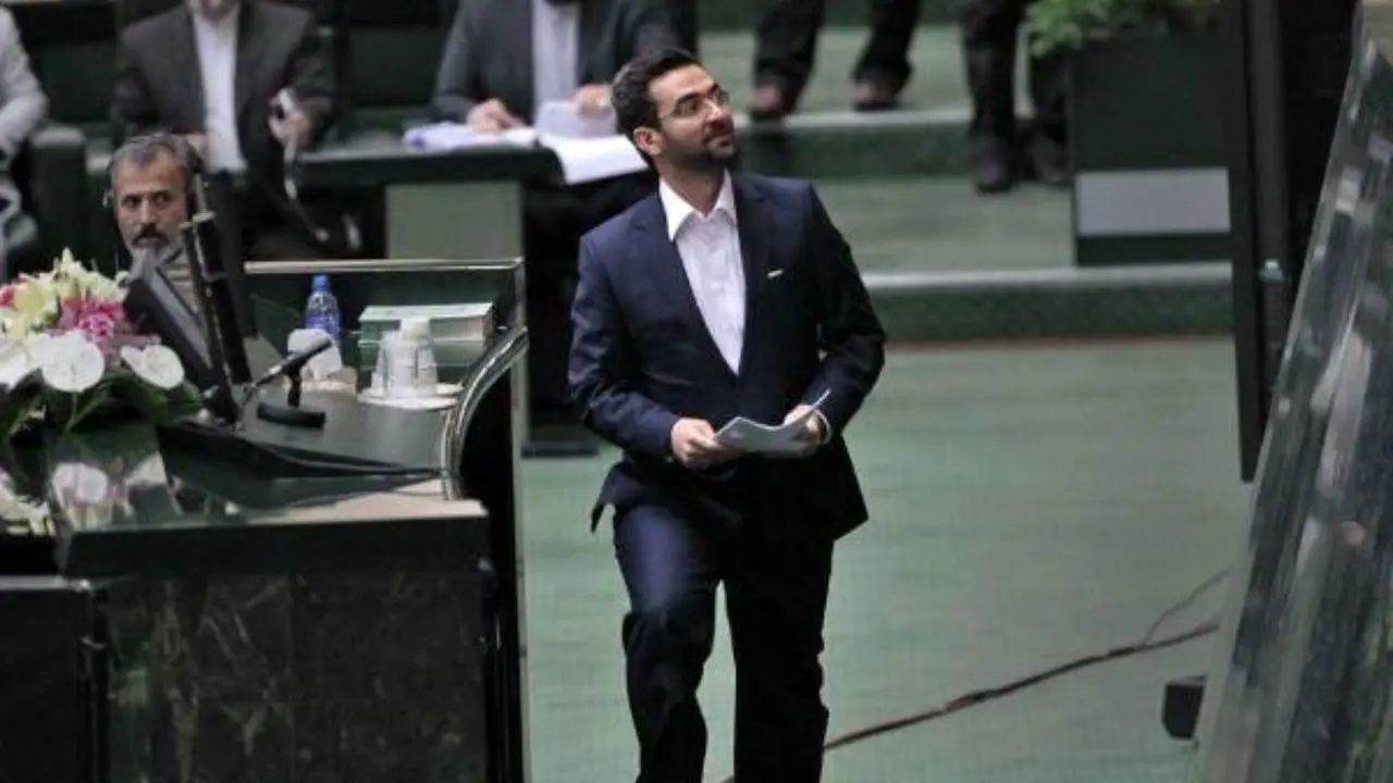 اولین کارت زرد آذری جهرمی از مجلس/ نمایندگان از پاسخ‌های وزیر ارتباطات قانع نشدند