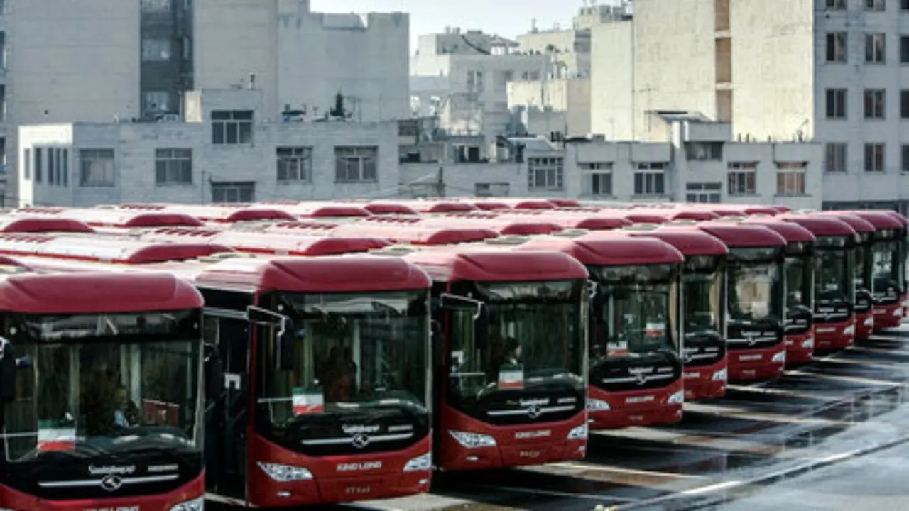 رونمایی از اتوبوس‌های دوکابینی که با پول طرح ترافیک خریداری شد