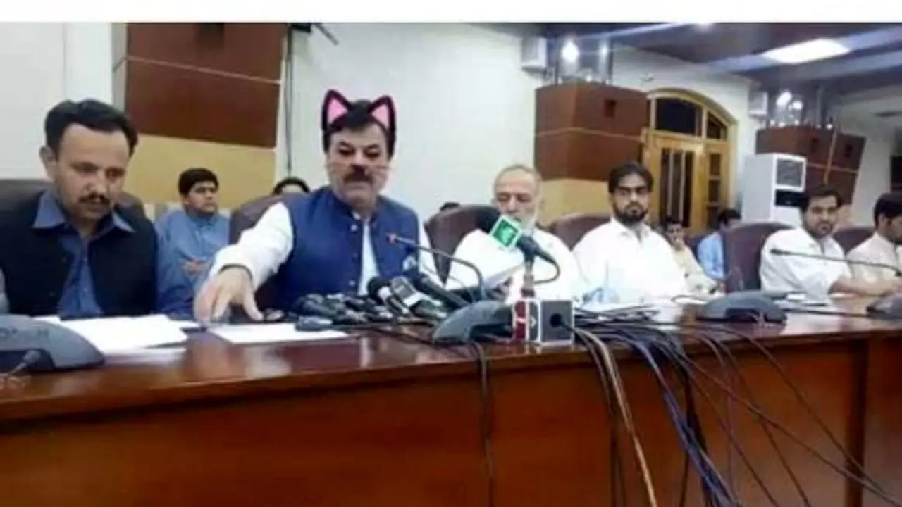 فیلترهای فیسبوک کار دست وزیر پاکستانی داد+ عکس