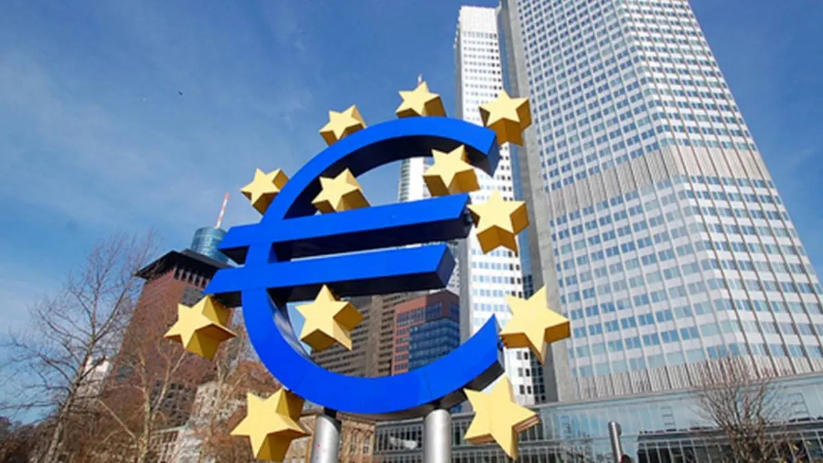 تلاش بانک مرکزی اروپا برای کاهش نرخ بهره و افزایش رقابت‌پذیری