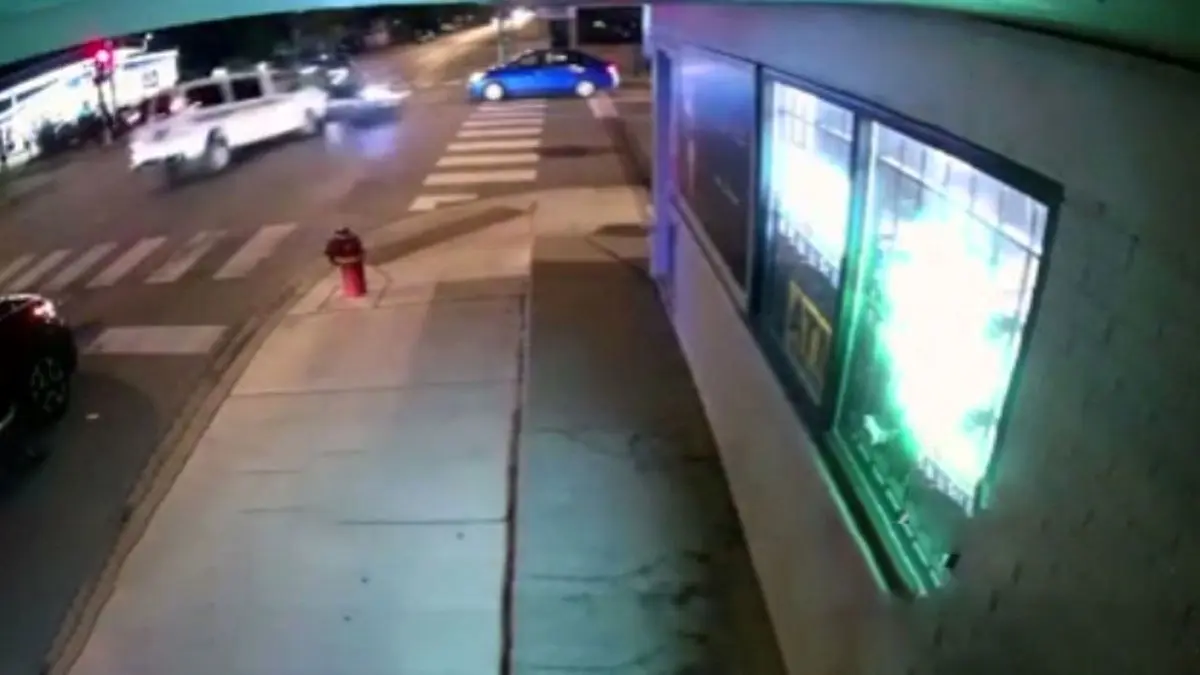 وقوع تصادفی وحشتناک در شیکاگوی آمریکا + ویدئو