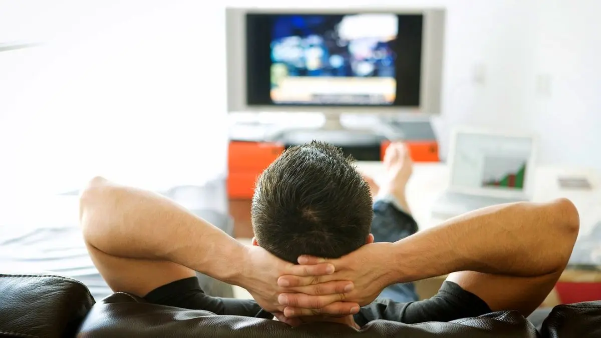 خطرات تماشای طولانی تلویزیون برای سلامتی