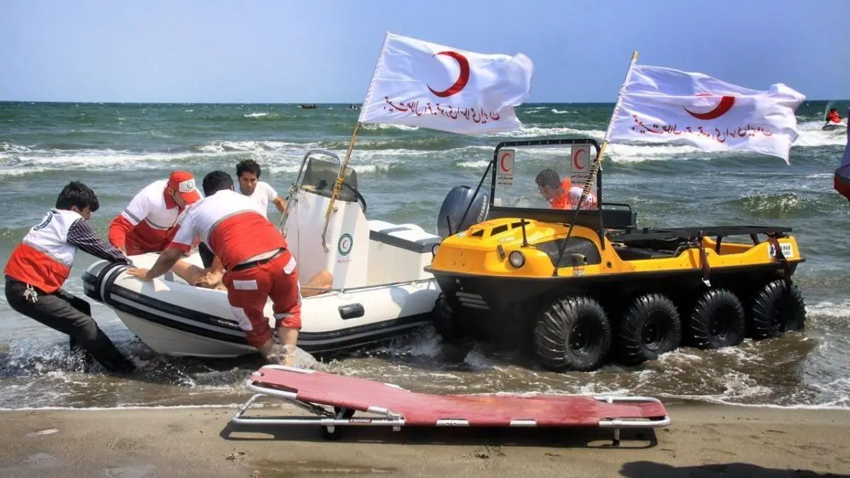 نجات 400 حادثه دیده در سواحل خزر توسط امدادگران