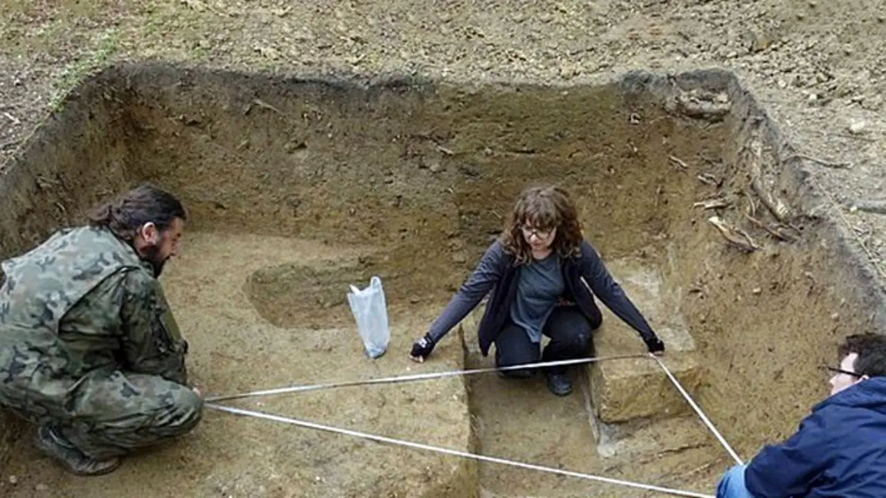 زنجیر اعدام 500 ساله در لهستان کشف شد + عکس