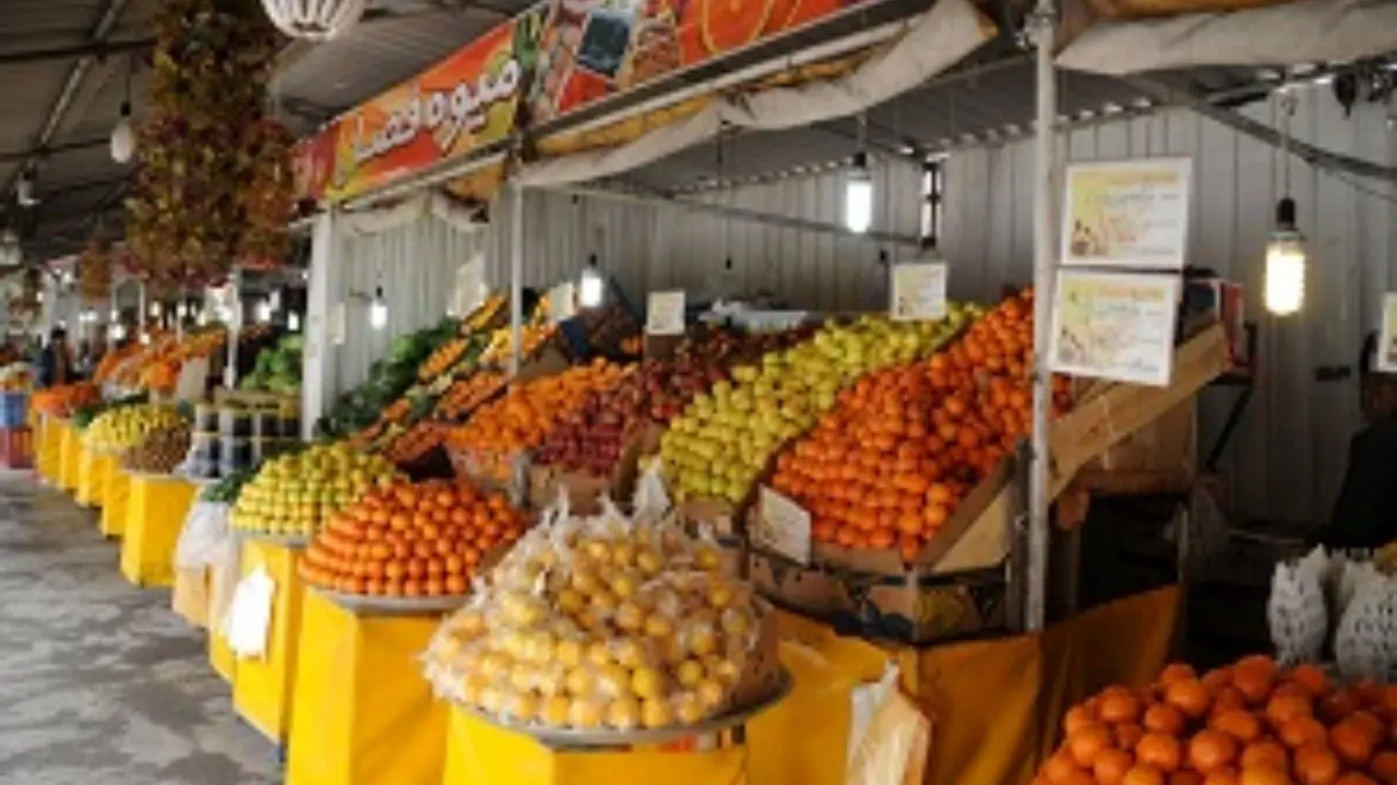 کاهش قیمت گوجه فرنگی و پیاز/ موز 1000 تومان ارزان شد + لیست قیمت
