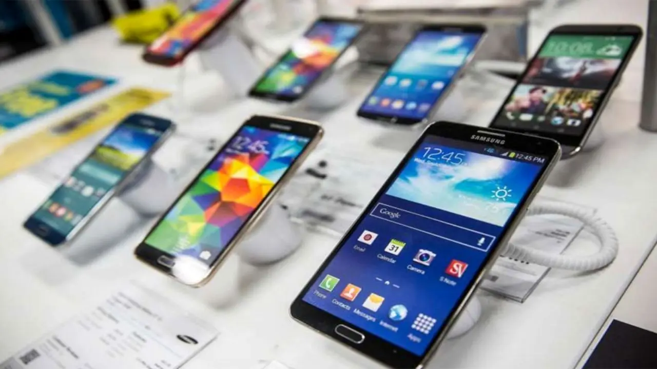 بازار در انتظار واردات 600 هزار تلفن همراه/ کاهش قیمت در صورت تامین سهم بازار