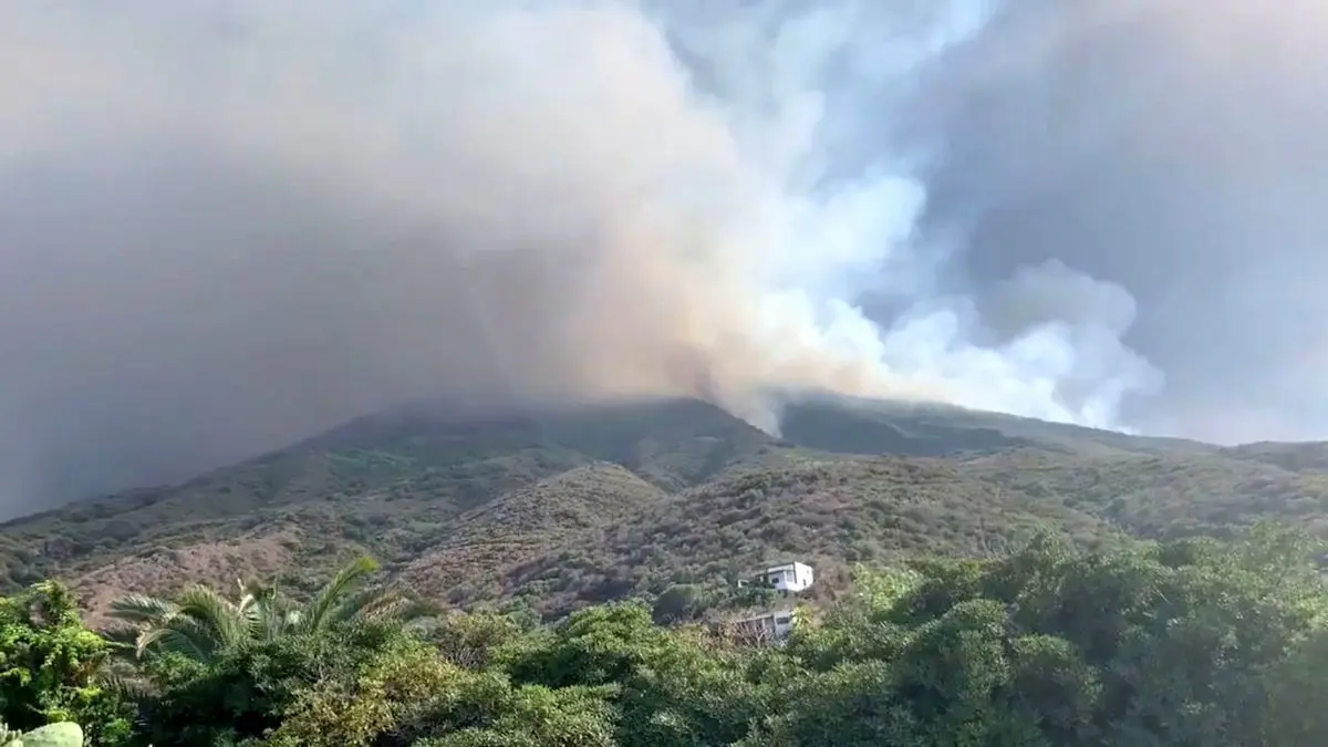فوران کوه آتشفشان استرومبولی در ایتالیا + ویدئو