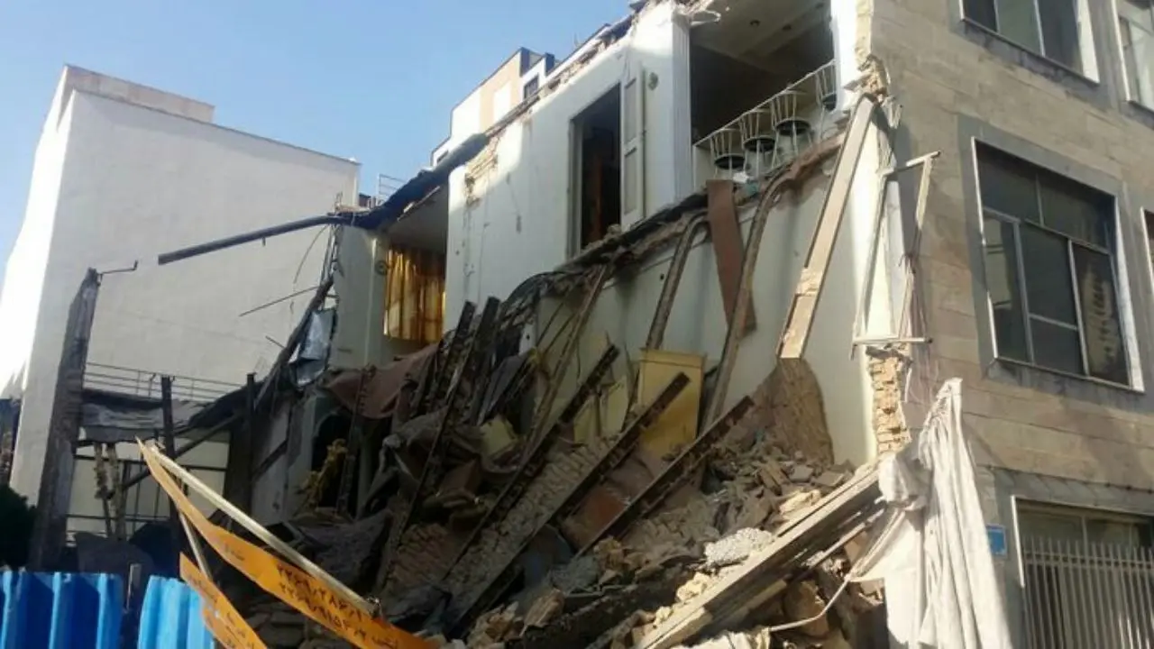 تخریب ساختمان مسکونی در خیابان نصرت + ویدئو