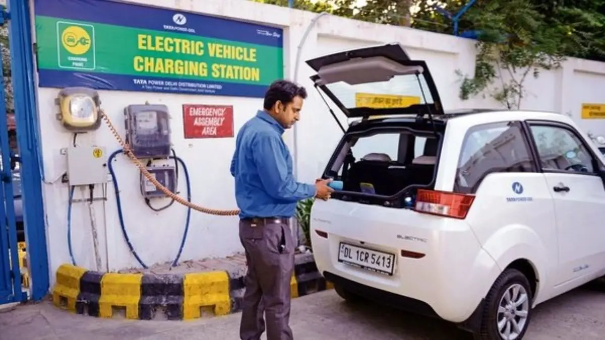 تلاش هند برای تبدیل شدن به قطب تولید خودروهای الکتریکی