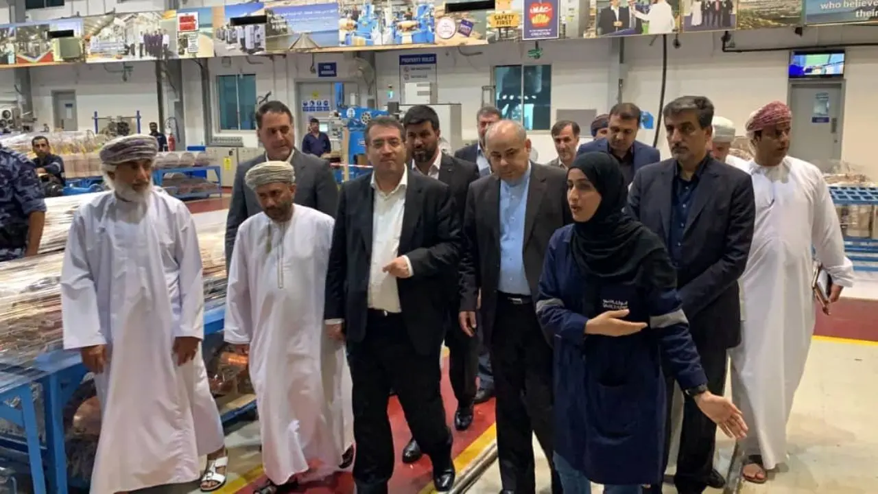 وزیر صنعت با سرمایه گذاران و بازرگانان عمانی دیدار کرد