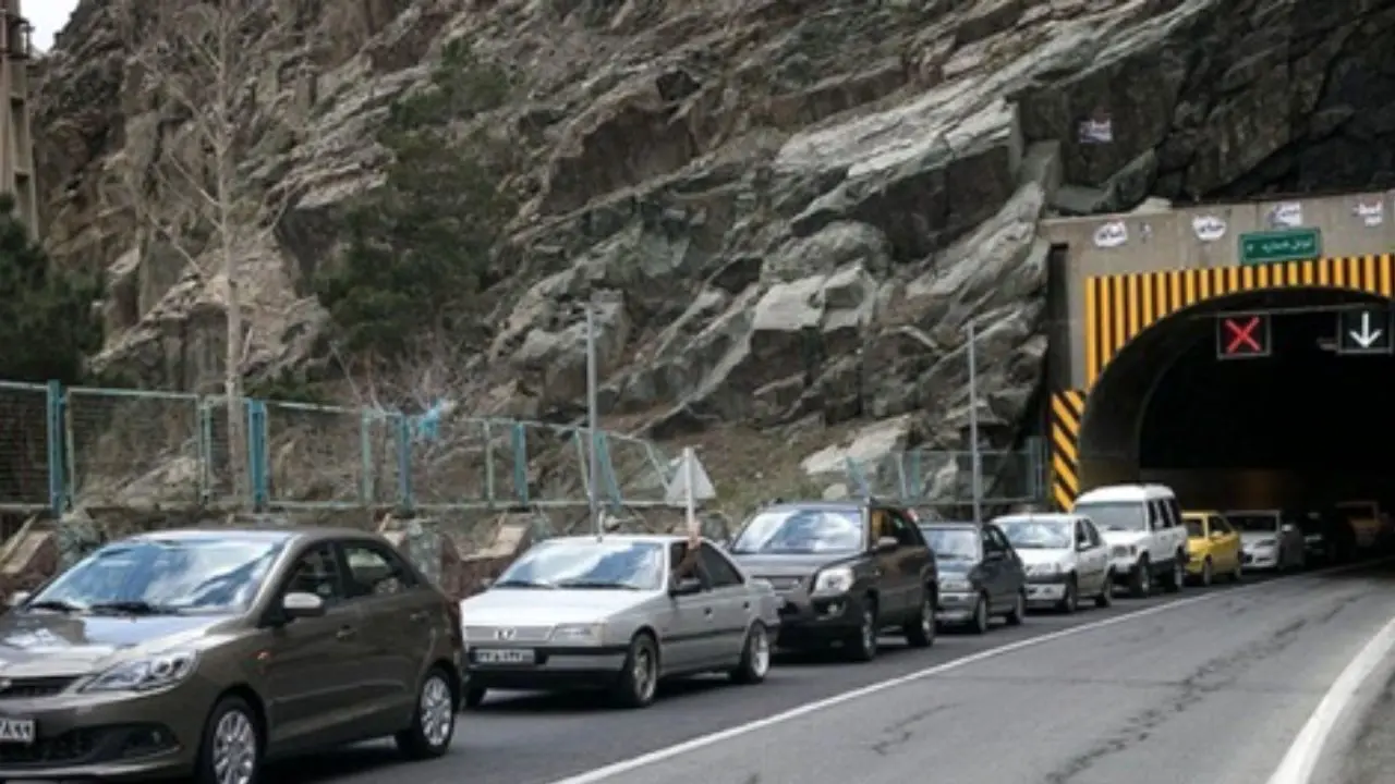 ترافیک سنگین در جاده چالوس/ 6 محور مسدود است