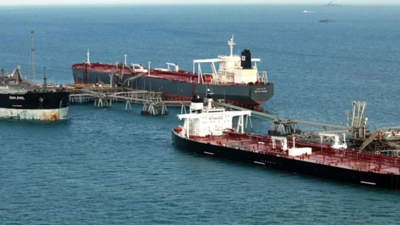نفتکش چینی به اتهام دور زدن تحریم‌های ایران توسط سنگاپور توقیف شد