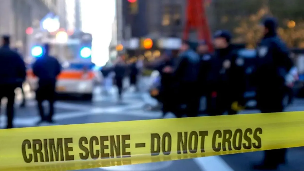 حمله با چاقو به اداره پلیس نیویورک + ویدئو