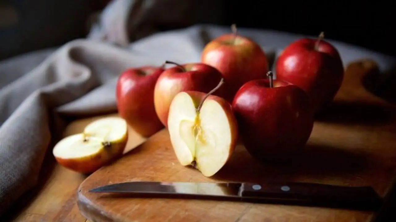 هر سیب 100 میلیون باکتری در خود دارد