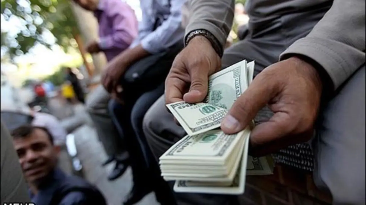 کوچ معامله‌گران بزرگ از معاملات ارز/این بازار دیگر جای ماندن نیست