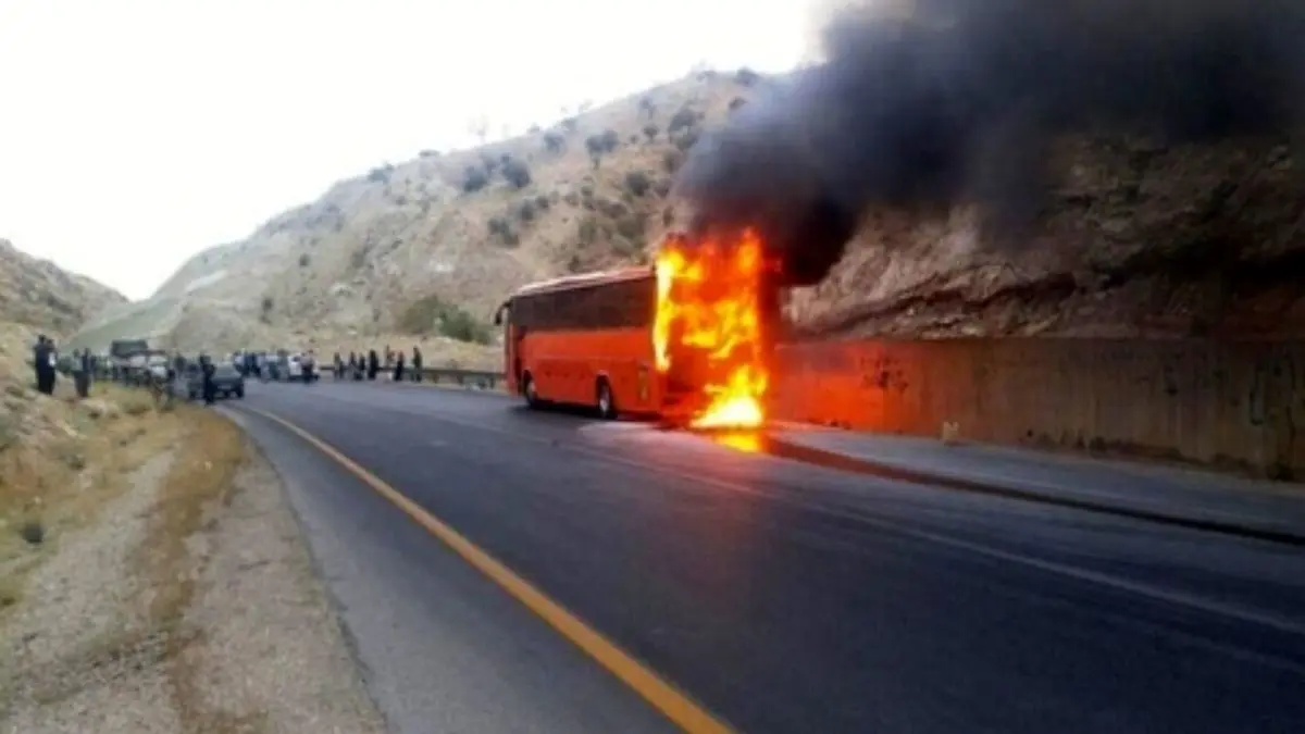 اتوبوس حامل 40 دانشجوی دختر، آتش گرفت