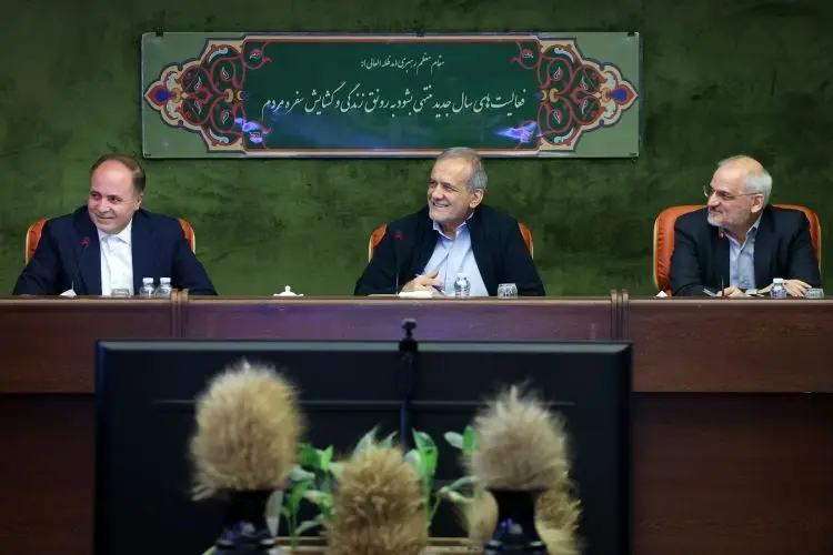 پزشکیان با حضور در وزارت کشاورزی: پیگیری امور کشور در مسیر تعریف‌شده بدون تأثیرپذیری از فضاسازی‌ها ادامه خواهد یافت