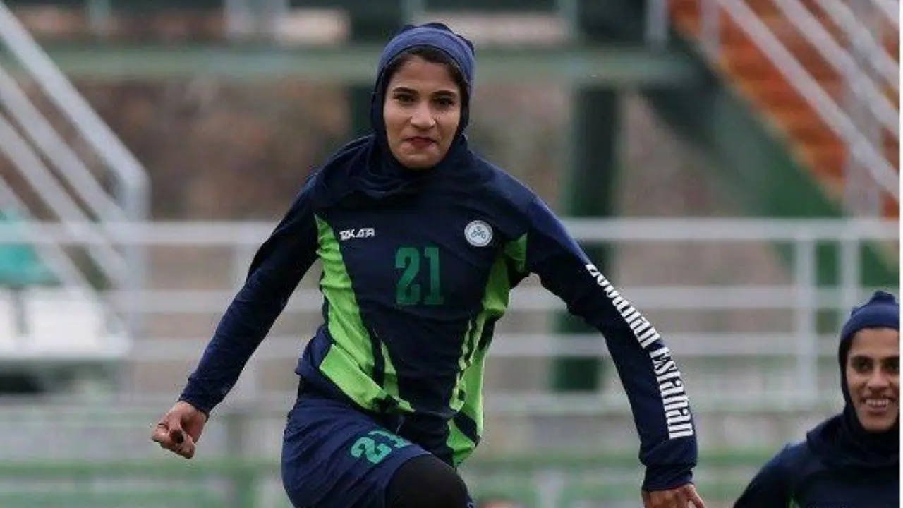 گلنوش خسروی فوتبالیست 18 ساله ایران لژیونر شد
