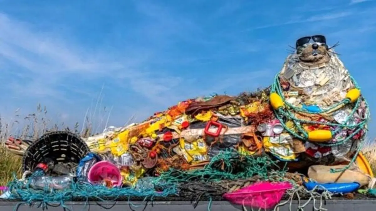 رونمایی از مجسمه بازیافتی در حمایت از محیط زیست