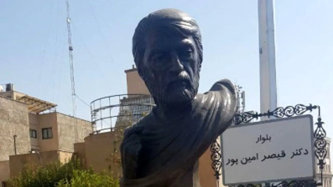 پلیس به دنبال دزد سردیس شاعر ایرانی