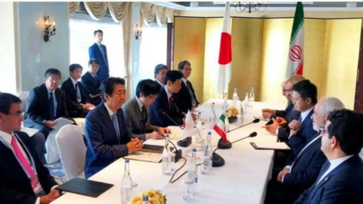 ظریف با نخست‌وزیر ژاپن در توکیو رایزنی کرد