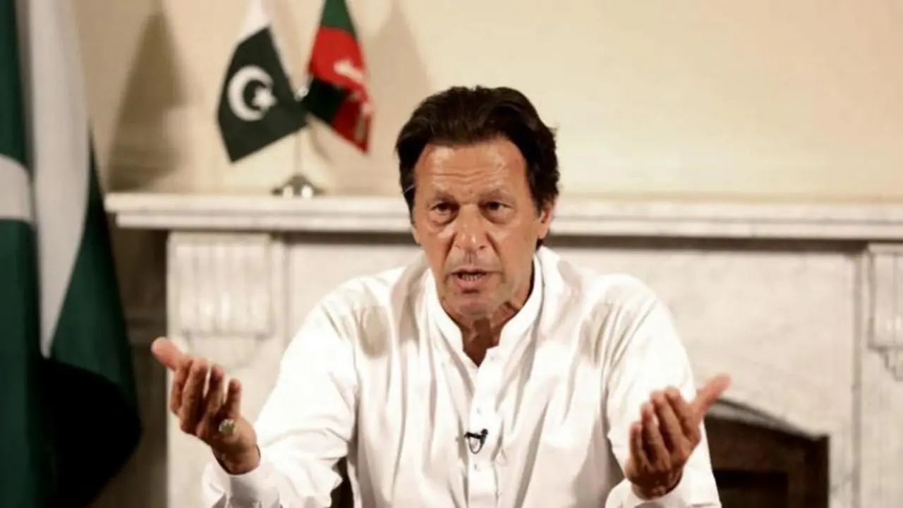 عمران خان: در حمایت از مردم کشمیر به خیابان‌ها بیایید