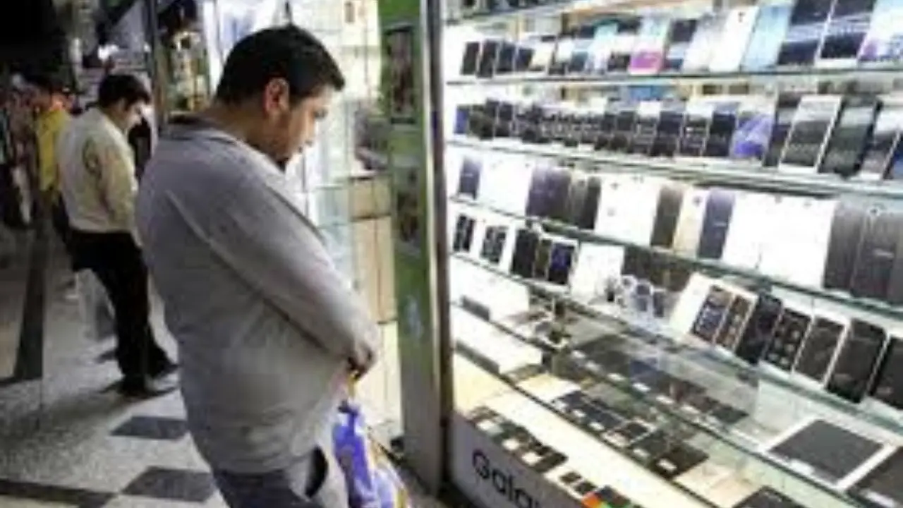 بازار موبایل در انحصار شرکت‌های ناشناس/ چرا قیمت گوشی کاهش نمی‌یابد؟