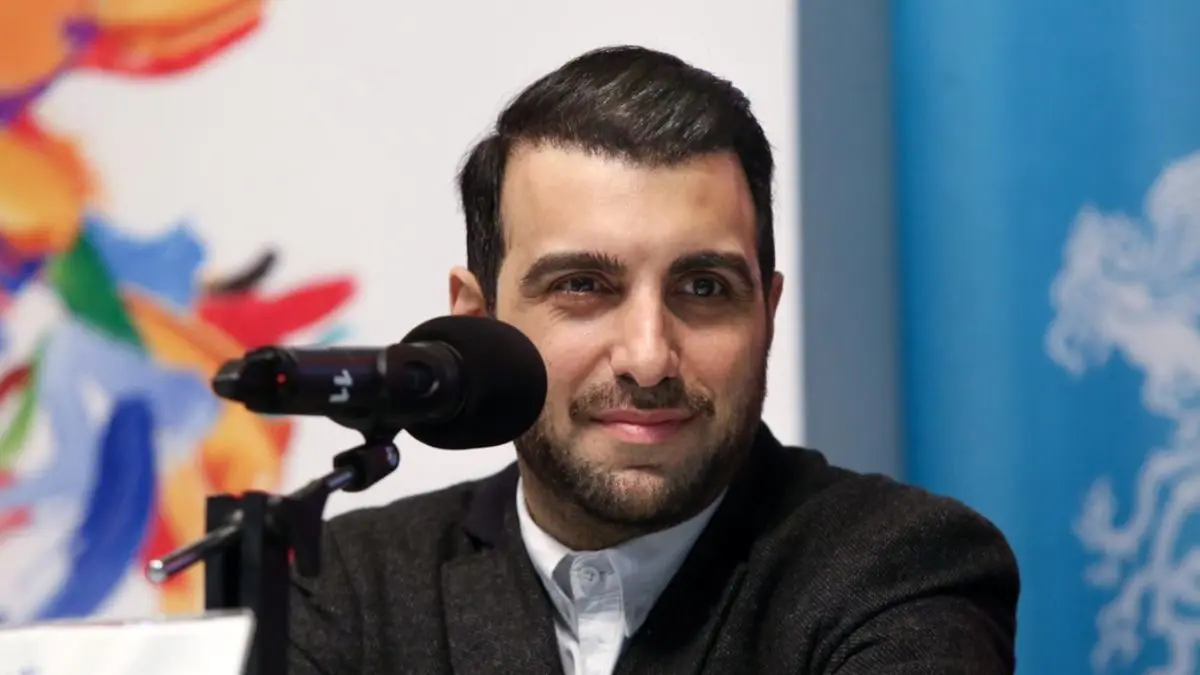 پولاد کیمیایی «لکنت» را مقابل دوربین می‌برد