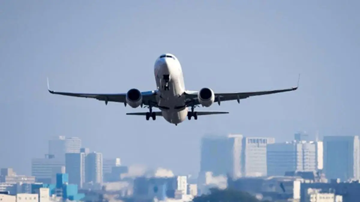 اسعدی سامانی: هزینه ایرلاین‌ها افزایش پیدا کرده است/ شرکت‌های هواپیمایی 700 میلیارد تومان به شرکت فرودگاه‌ها بدهکار هستند/ قیمت بلیت هواپیما کاهش پیدا می‌کند