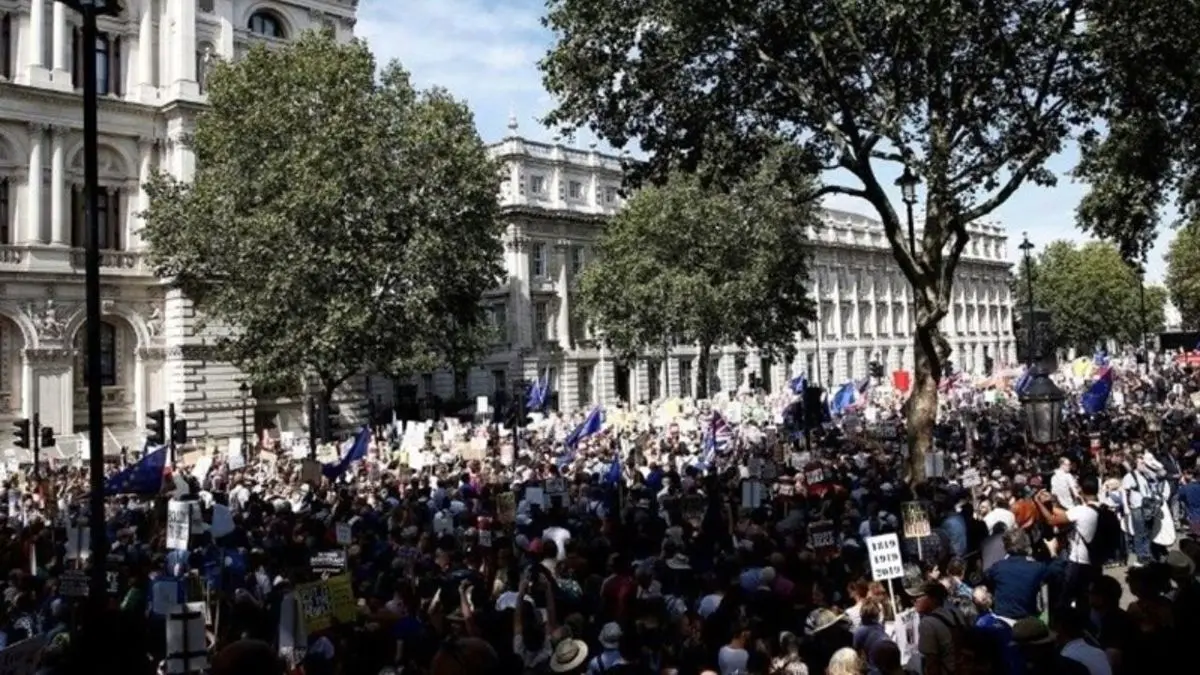 تظاهرات مردم انگلیس و ایرلندشمالی در اعتراض به تعلیق پارلمان