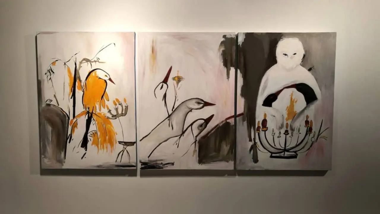 نقاشی که بر خلاف سایر هنرمندان در حال حرکت است/ شقایق احمدیان در آثار خود از طیف ها و پالت رنگی خاصی استفاده کرده است