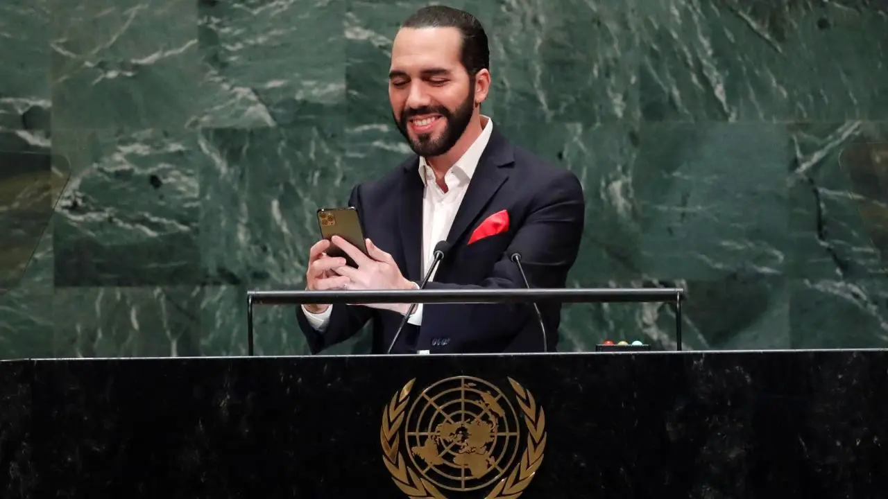رئیس‌جمهور عاشق سلفی در سازمان ملل + ویدئو