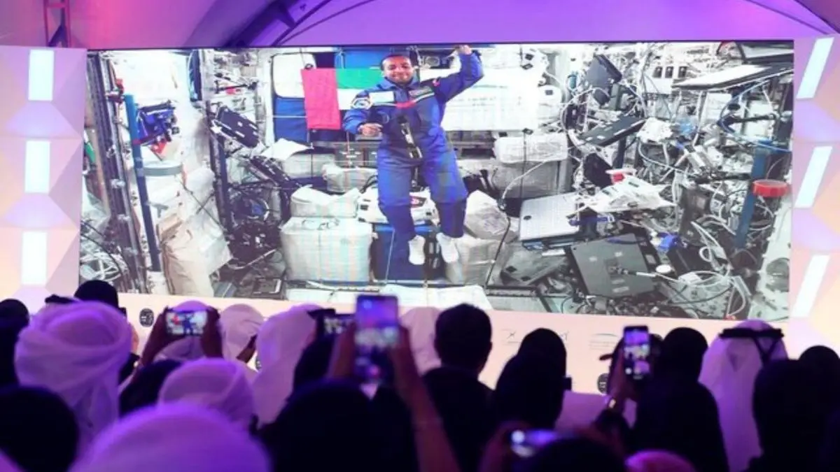 اولین فضانورد اماراتی با زمین ارتباط برقرار کرد