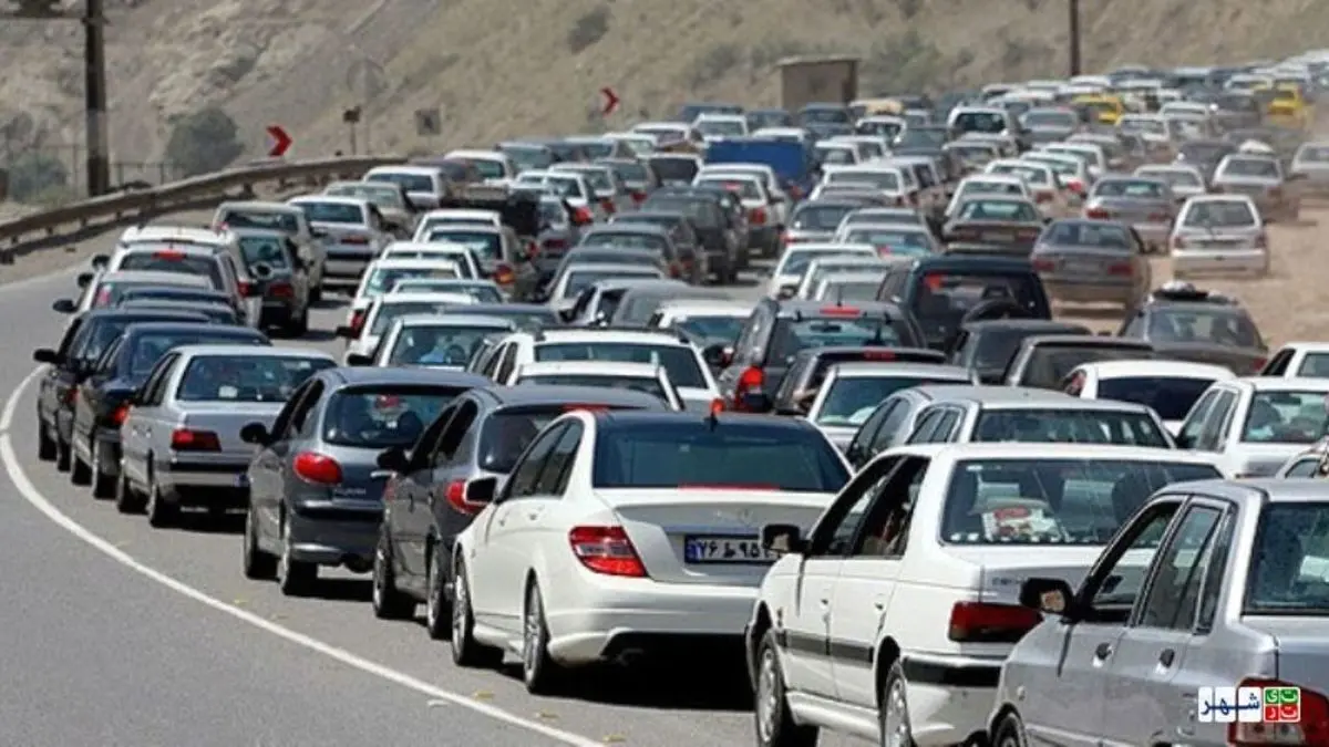 ترافیک در آزاد راه قزوین به کرج نیمه‌سنگین است