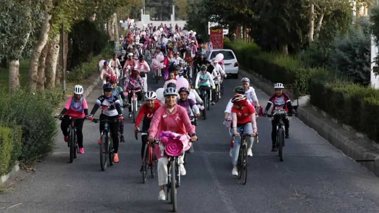 تهران میزبان همایش دوچرخه‌سواری زنان شد