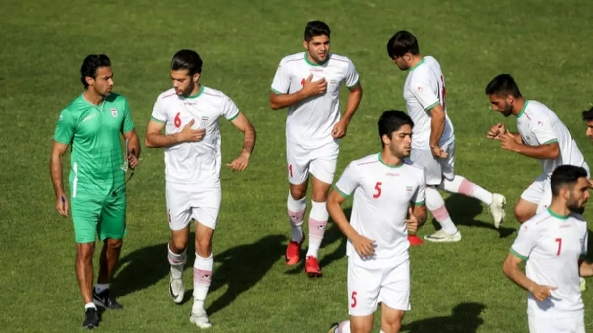 تیم ملی امید ایران در یک چرخه معیوب گرفتار است/ مشکل تیم ملی امید یک مشکل انباشته و قدیمی است/ خدمت سربازی یکی از مشکلات تیم ملی امید است/ مربیان باشگاهها با تیم ملی امید ارتباط خوبی ندارند