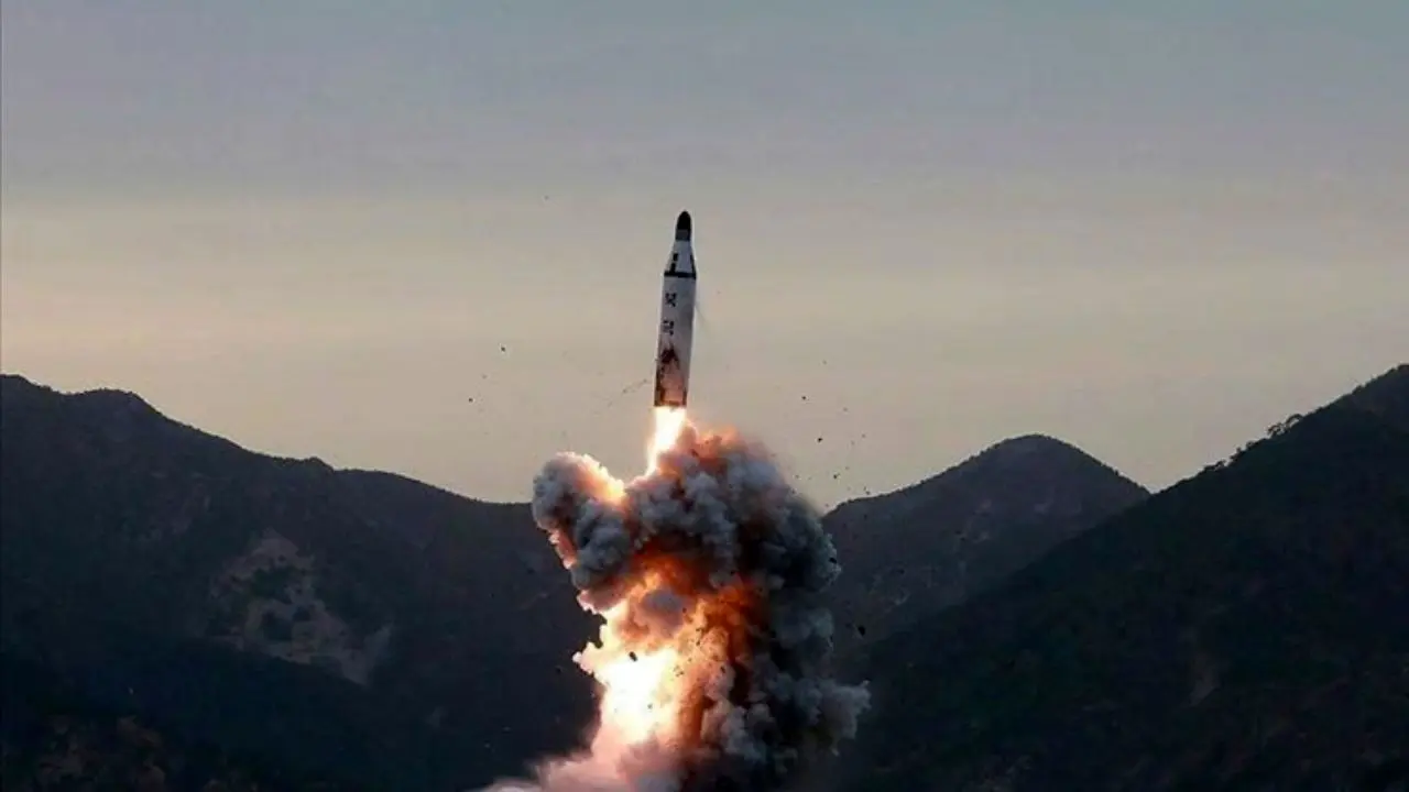 «کره‌شمالی» یک موشک جدید به سوی آب‌های ژاپن شلیک کرد