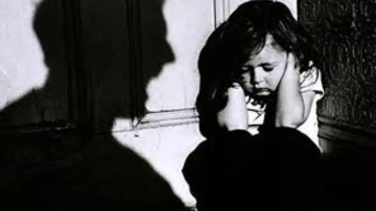 کودک آزاری رتبه نخست خشونت خانگی را دارد/ اختلالات روانی و اعتیاد از دلایل اصلی کودک آزاری است