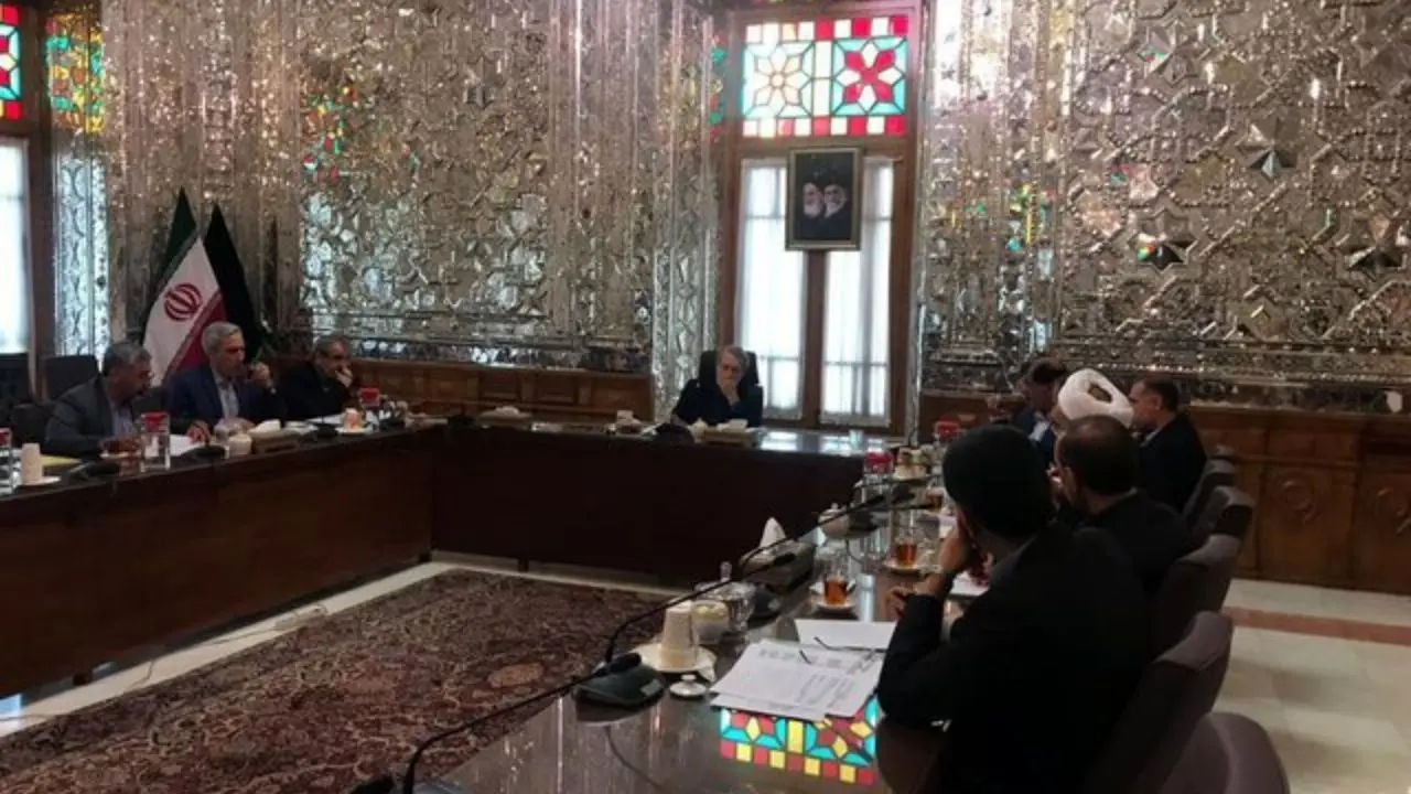 نشست بررسی سیاست‌های نظام قانون‌گذاری با حضور لاریجانی برگزار شد