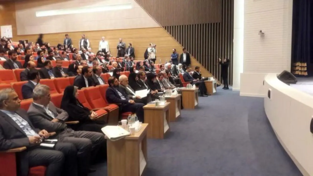 کنفرانس بین‌المللی اقتصاد جهانی و تحریم‌ها با حضور «ظریف» آغاز شد