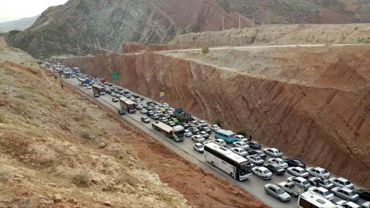 ترافیک سنگین در جاده ایلام به مهران